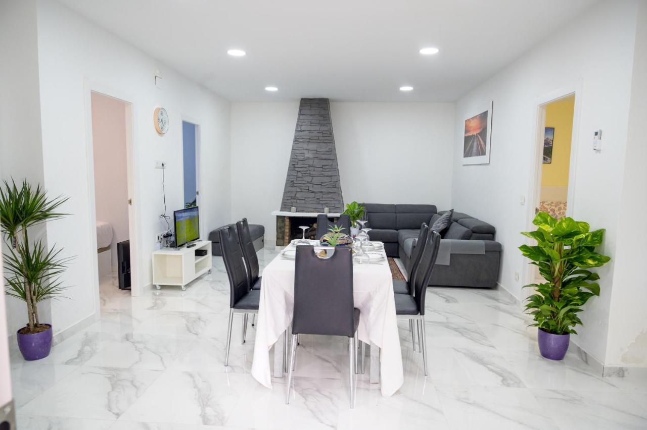 Вилла Relax House Barcelone Сан-Эстеве-Сесровирес Экстерьер фото