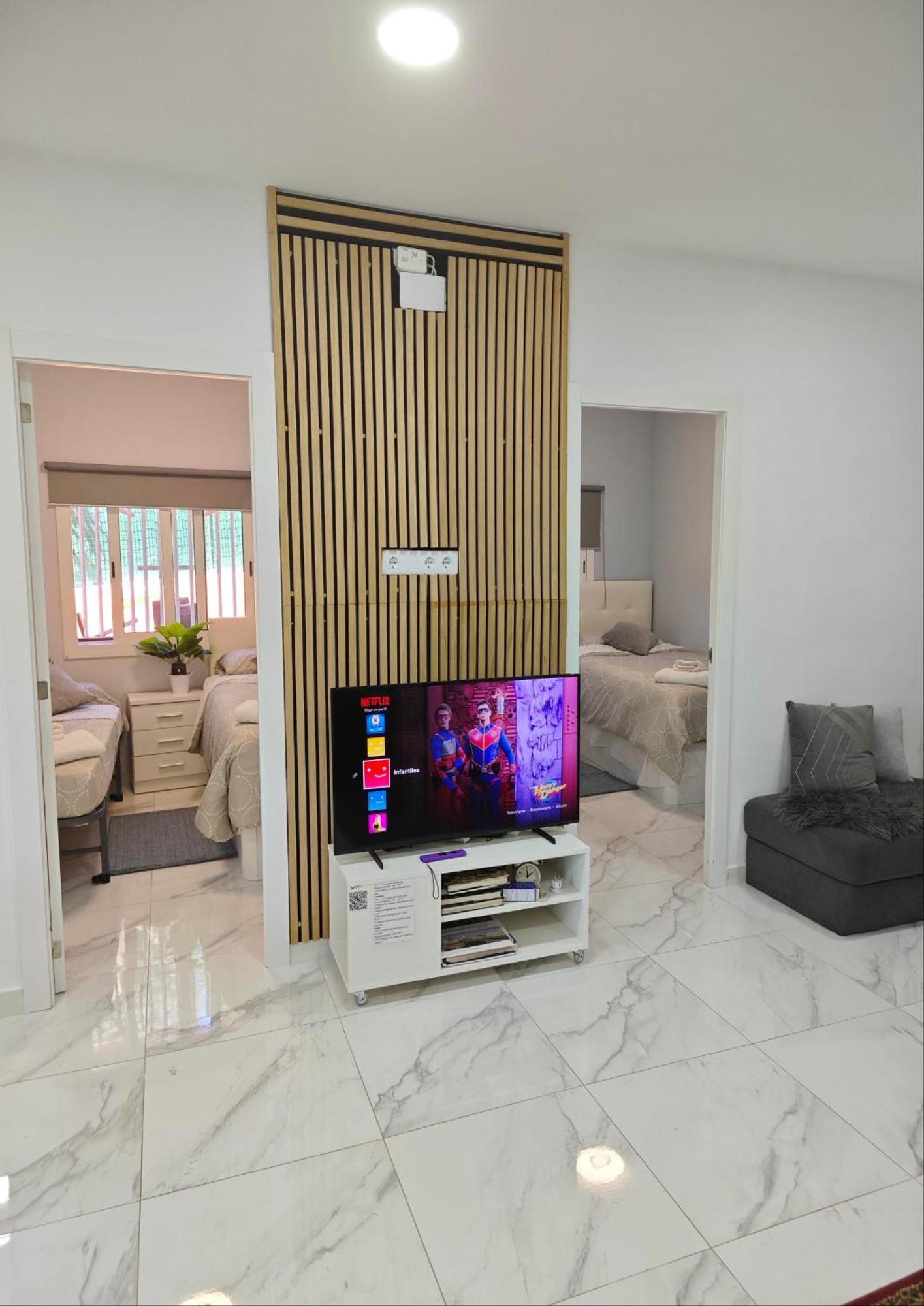Вилла Relax House Barcelone Сан-Эстеве-Сесровирес Экстерьер фото