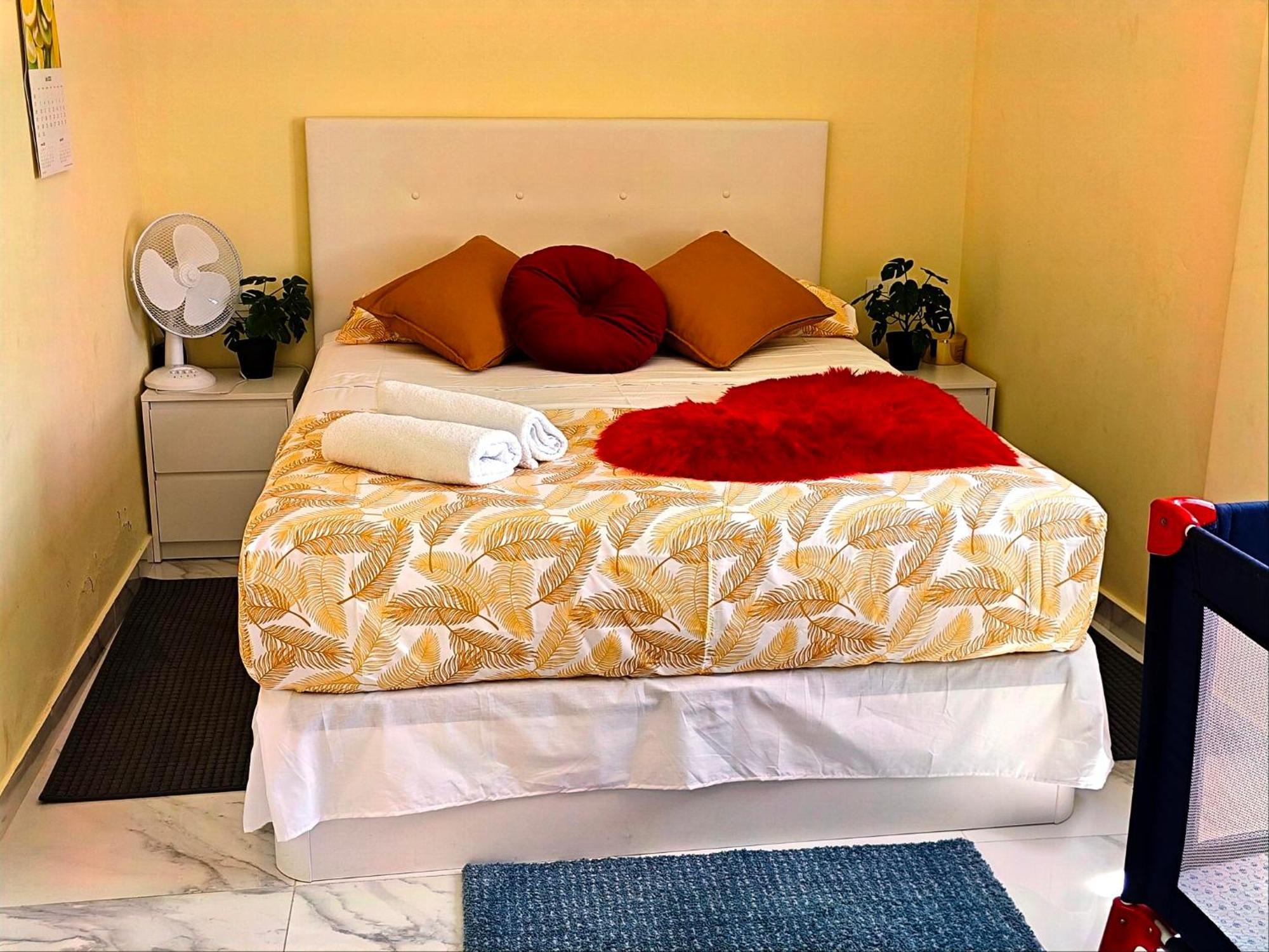 Вилла Relax House Barcelone Сан-Эстеве-Сесровирес Экстерьер фото