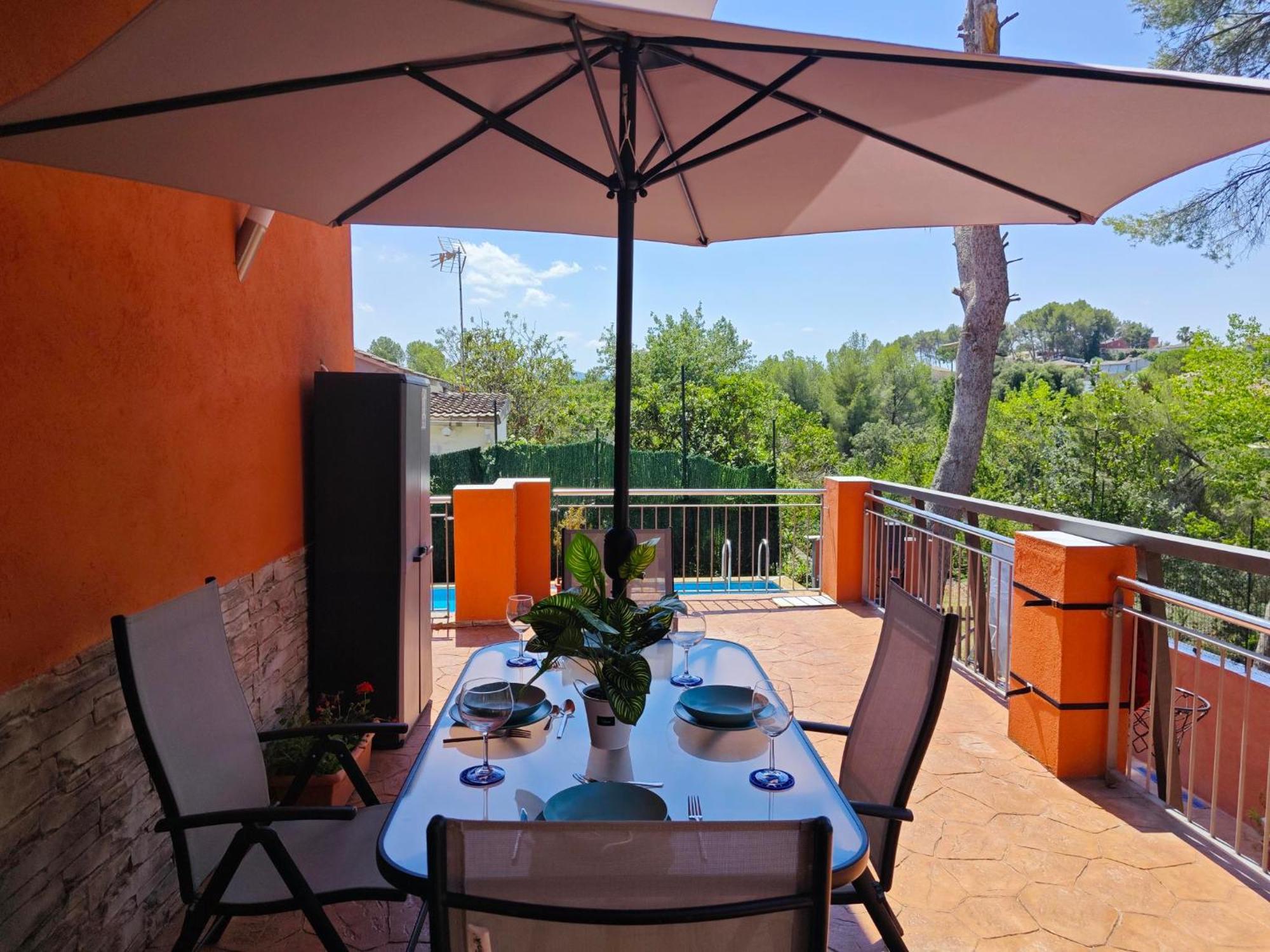 Вилла Relax House Barcelone Сан-Эстеве-Сесровирес Экстерьер фото