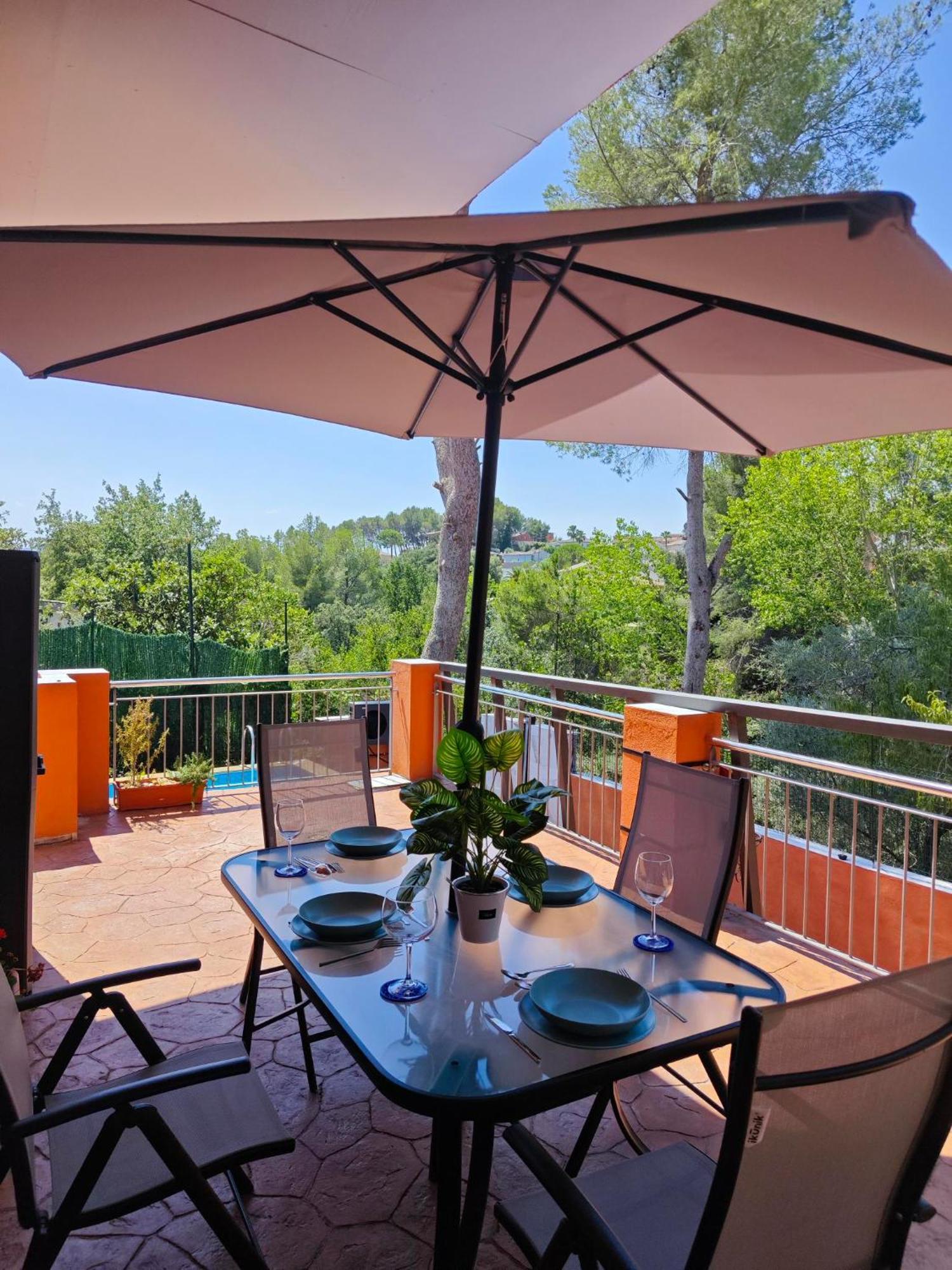 Вилла Relax House Barcelone Сан-Эстеве-Сесровирес Экстерьер фото