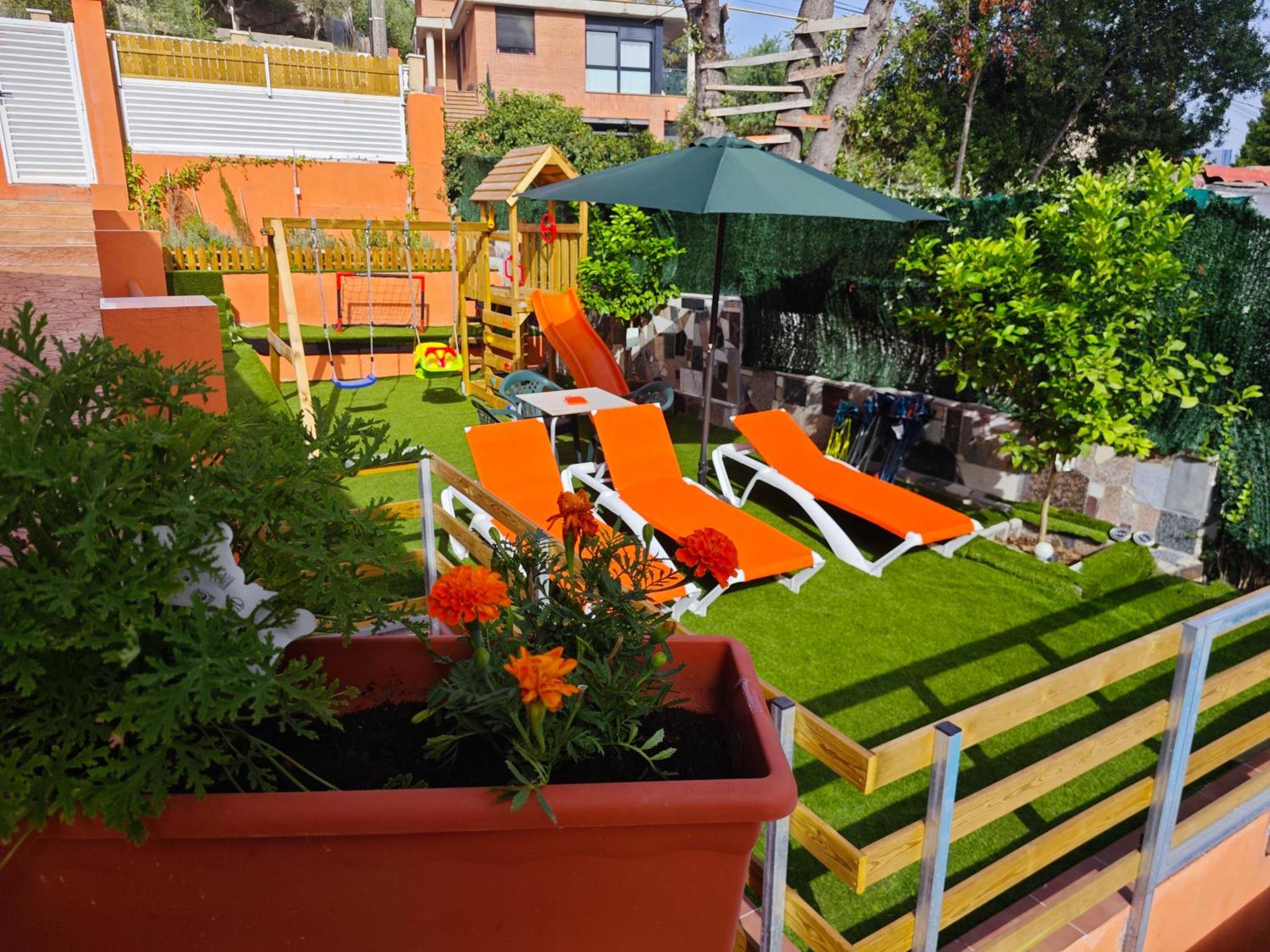 Вилла Relax House Barcelone Сан-Эстеве-Сесровирес Экстерьер фото